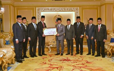 SEC Pays Courtesy Visit to Sabah Head of State
